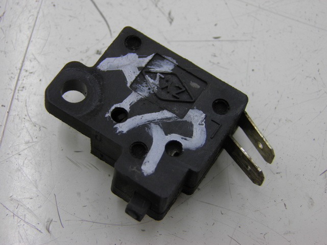 photo de BREMSLICHTSCHALTER LINKS SYM GTS 125 (2005 - 2008)
