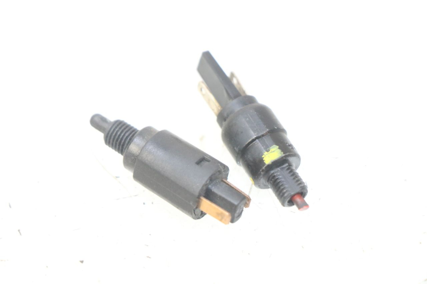 photo de BREMSLICHTSCHALTER PIAGGIO LIBERTY IGET S 125 (2016 - 2020)