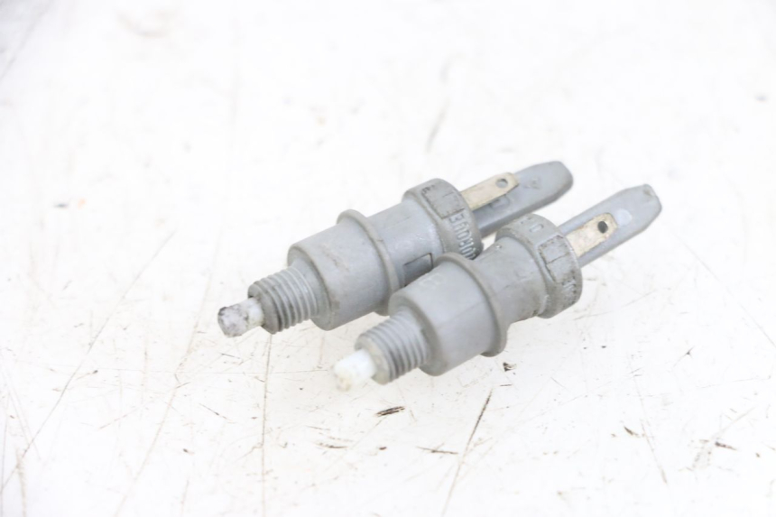 photo de BREMSLICHTSCHALTER PEUGEOT LUDIX 50 (2008 - 2017) - Zoom auf Gebrauchszustand