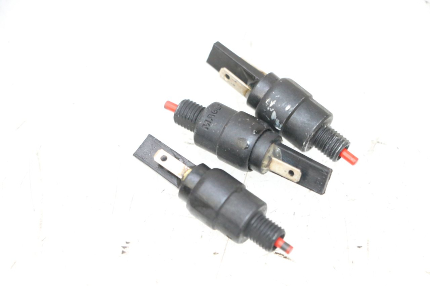 photo de BREMSLICHTSCHALTER PIAGGIO MP3 HPE 300 (2019 - 2026) - Detailansicht des Bauteils