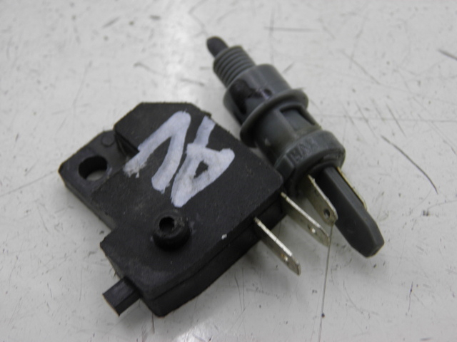 photo de BREMSLICHTSCHALTER PEUGEOT KISBEE 4T 50 (2010 - 2017)