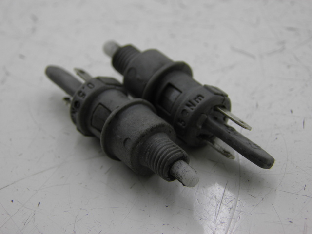 photo de BREMSLICHTSCHALTER PEUGEOT LUDIX 2 PRO 4T 50 (2008 - 2013)