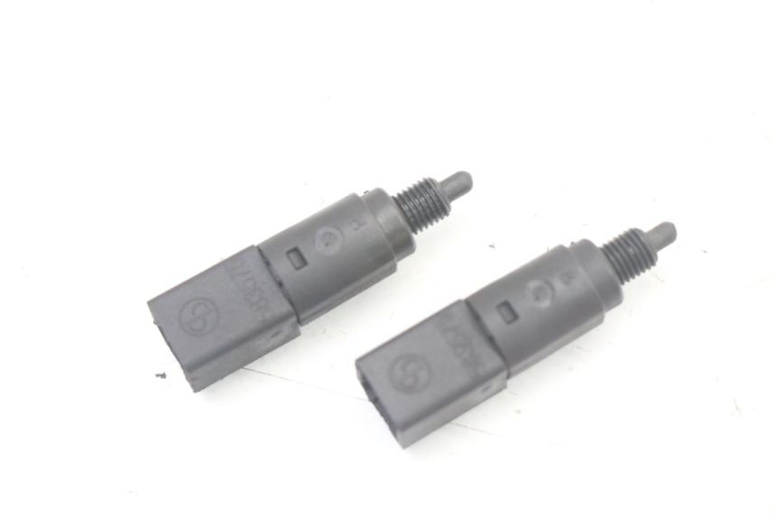 photo de BREMSLICHTSCHALTER PIAGGIO VESPA GRANTURISMO 125 (2003 - 2007)