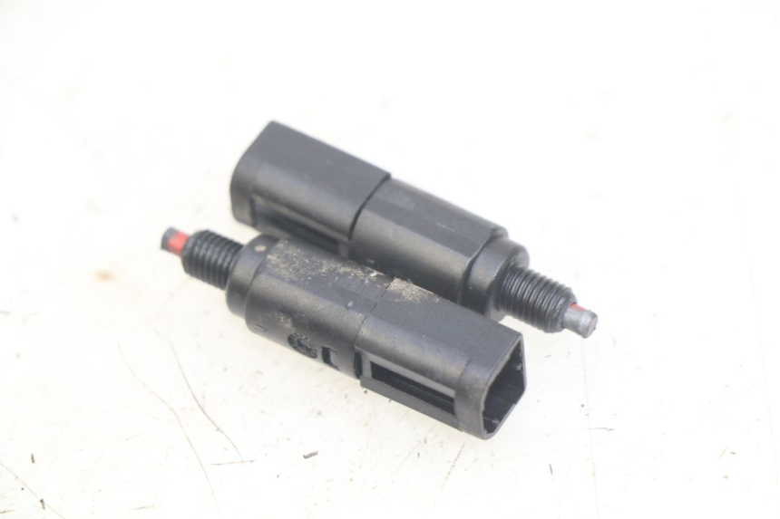 photo de BREMSLICHTSCHALTER PIAGGIO X8 125 (2004 - 2007)