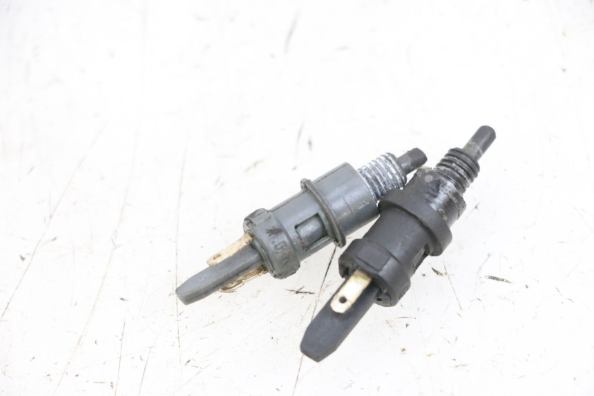 photo de BREMSLICHTSCHALTER PEUGEOT SPEEDFIGHT 4 4T EFI 50 (2021 - 2025) - Detailansicht des Bauteils