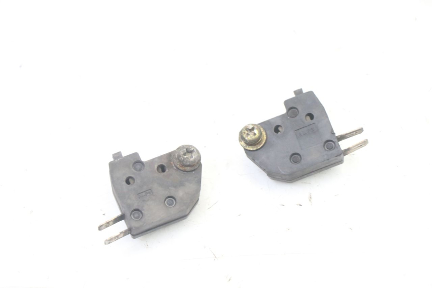 photo de BREMSLICHTSCHALTER SUZUKI UH BURGMAN 125 (2002 - 2006)