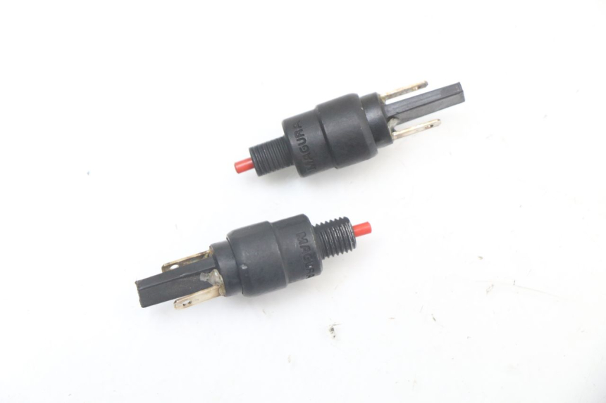 photo de BREMSLICHTSCHALTER PIAGGIO VESPA PRIMAVERA 4T 50 (2021 - 2024)