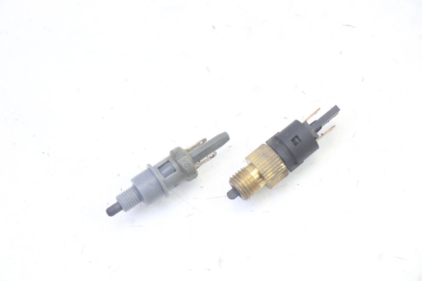 photo de BREMSLICHTSCHALTER PEUGEOT VIVACITY NEW 4T 50 (2008 - 2017)