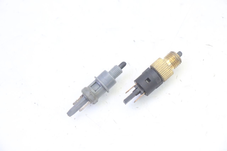 photo de BREMSLICHTSCHALTER PEUGEOT VIVACITY NEW 4T 50 (2008 - 2017)