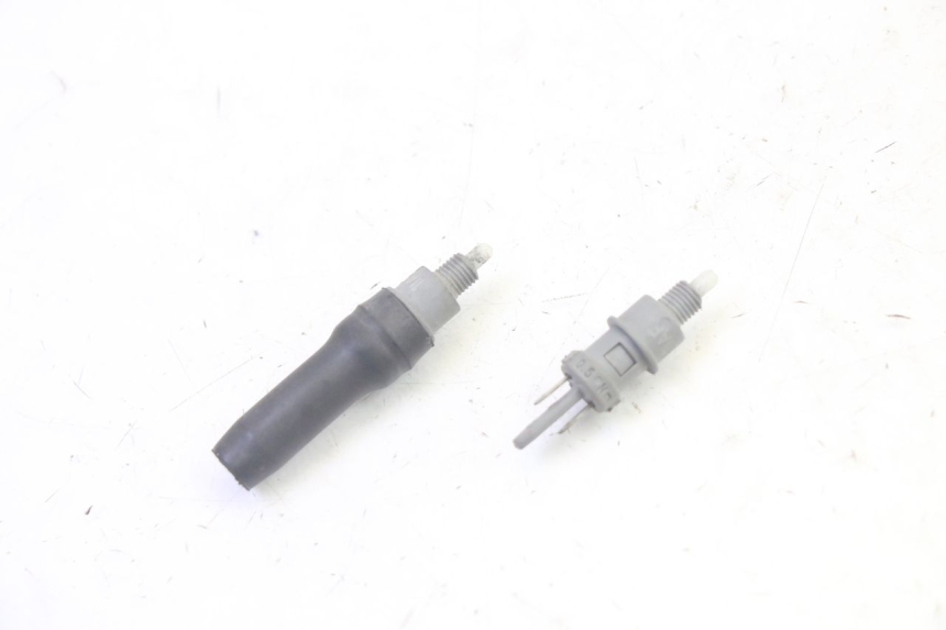 photo de BREMSLICHTSCHALTER PEUGEOT VIVACITY 100 (1999 - 2008) - Detailansicht des Bauteils