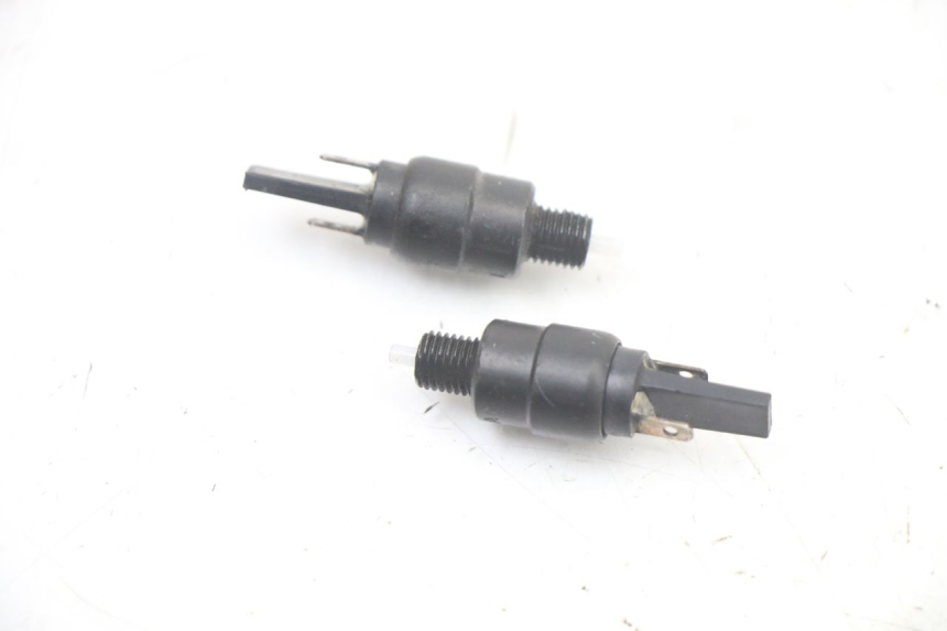 photo de BREMSLICHTSCHALTER PIAGGIO XEVO - X EVO 125 (2007 - 2017) - Zoom auf Gebrauchszustand