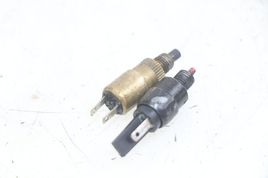 photo de BREMSLICHTSCHALTER YAMAHA YP MAJESTY 125 (2007 - 2010)