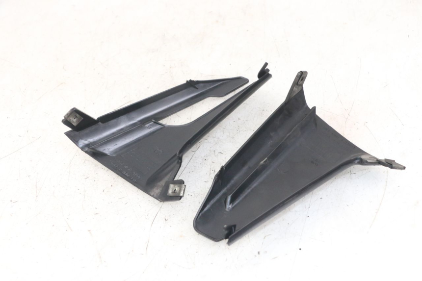 photo de LENKERVERKLEIDUNG HINTEN HONDA FJS SILVERWING SILVER WING 600 (2001 - 2010)