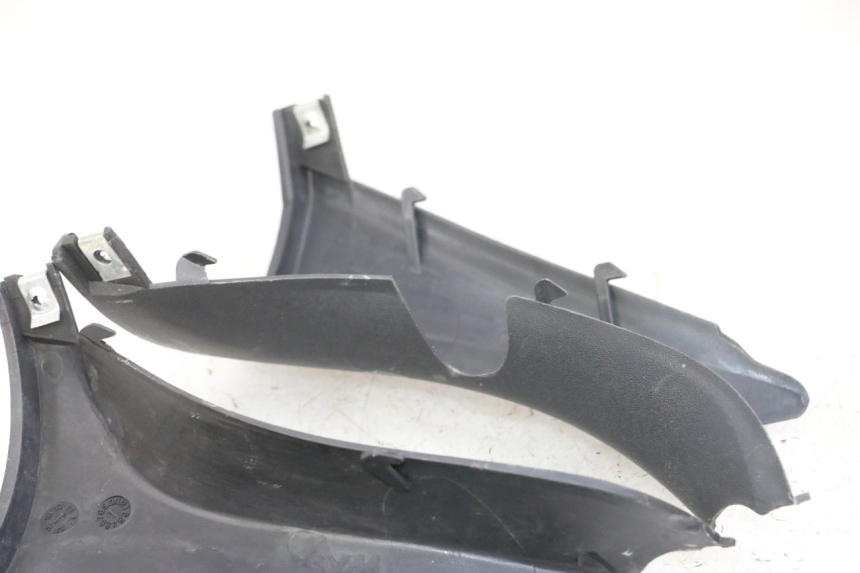 photo de LENKERVERKLEIDUNG HINTEN SYM JOYMAX 125 (2010 - 2017)