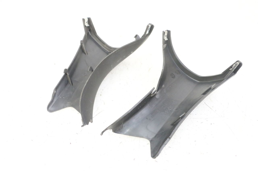 photo de LENKERVERKLEIDUNG HINTEN SYM JOYMAX 125 (2010 - 2017)