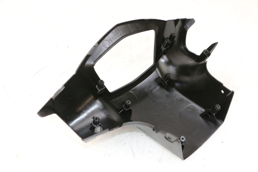 photo de HINTERE LENKERABDECKUNG PEUGEOT KISBEE 4T 50 (2010 - 2017) - Zoom auf Gebrauchszustand