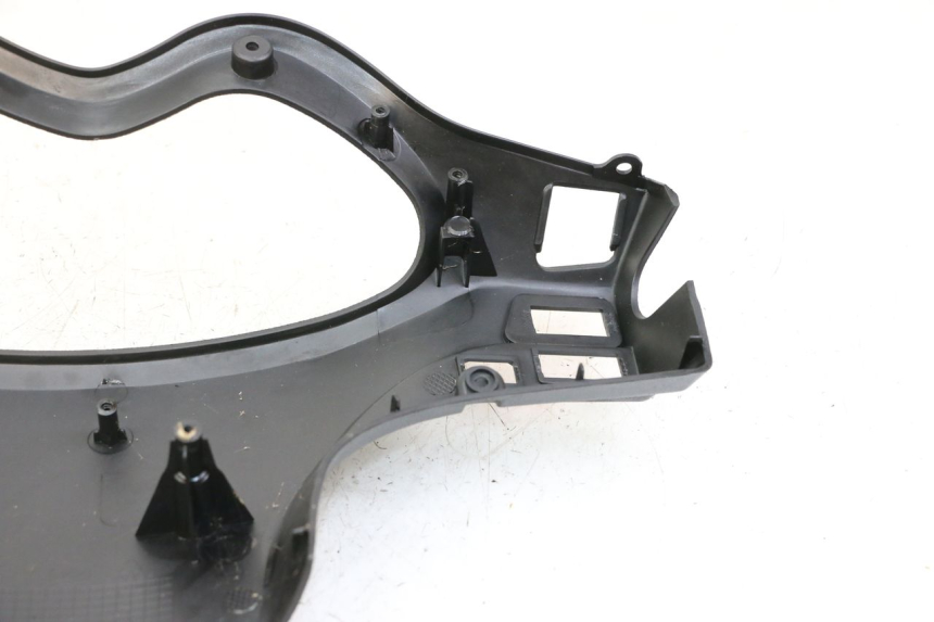 photo de LENKERVERKLEIDUNG HINTEN LONGJIA SHARPY 125 (2020 - 2024)