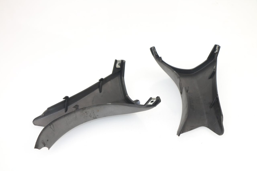 photo de LENKERVERKLEIDUNG HINTEN SYM GTS 250 (2005 - 2008)