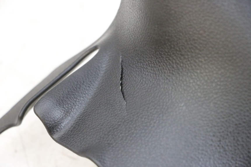 photo de LENKERVERKLEIDUNG HINTEN YAMAHA TRICITY 300 (2020 - 2024) - Technische Nahaufnahme