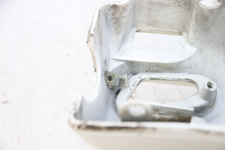 photo de LENKERVERKLEIDUNG HINTEN PIAGGIO VESPA GTS SUPER IE 125 (2009 - 2016) - Detailansicht des Bauteils