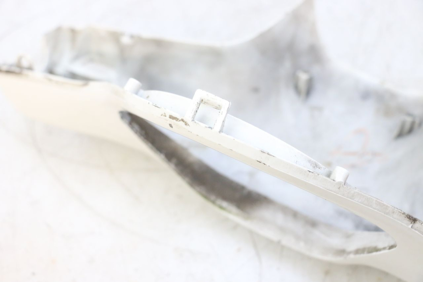 photo de LENKERVERKLEIDUNG HINTEN PIAGGIO VESPA GTS SUPER IE 125 (2009 - 2016) - Technische Nahaufnahme