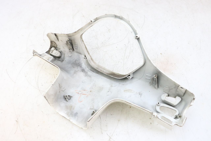 photo de LENKERVERKLEIDUNG HINTEN PIAGGIO VESPA GTS SUPER IE 125 (2009 - 2016) - Details der Befestigungspunkte