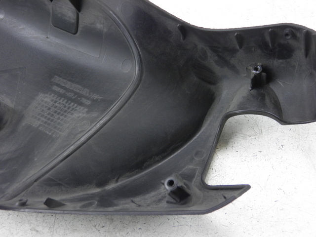 photo de VORDERE LENKERABDECKUNG HONDA FES S-WING SWING ABS 125 (2007 - 2015)