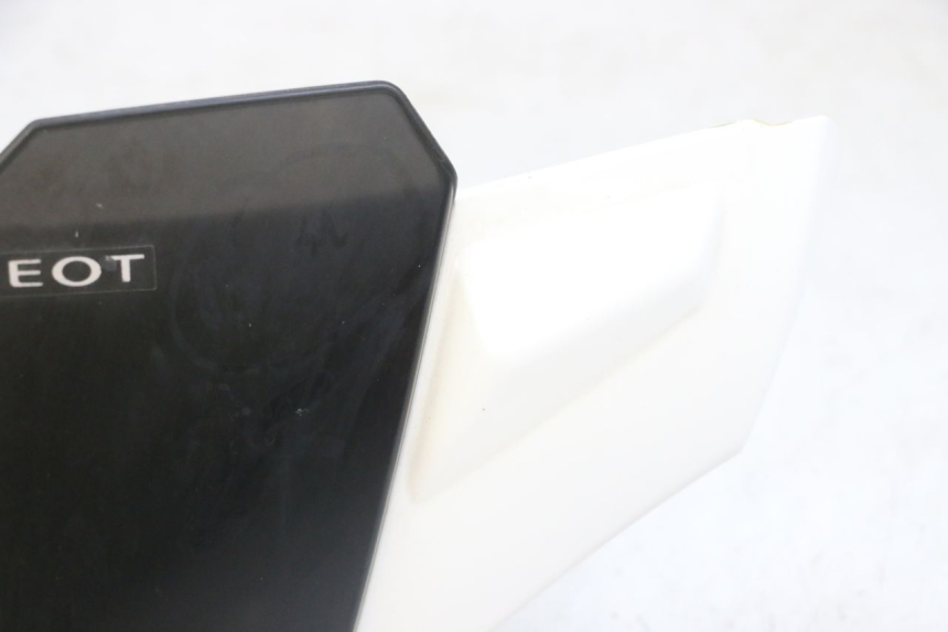 photo de VORDERE LENKERABDECKUNG PEUGEOT KISBEE 4T 50 (2010 - 2017) - Hochauflösende Nahaufnahme