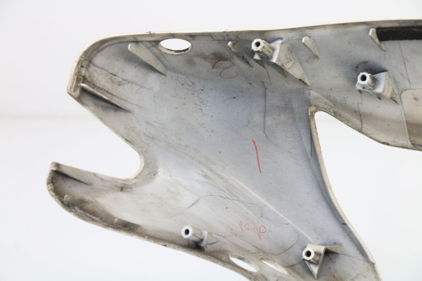 photo de VORDERER LENKERABDECKUNG SUZUKI SIXTEEN 125 (2008 - 2010)
