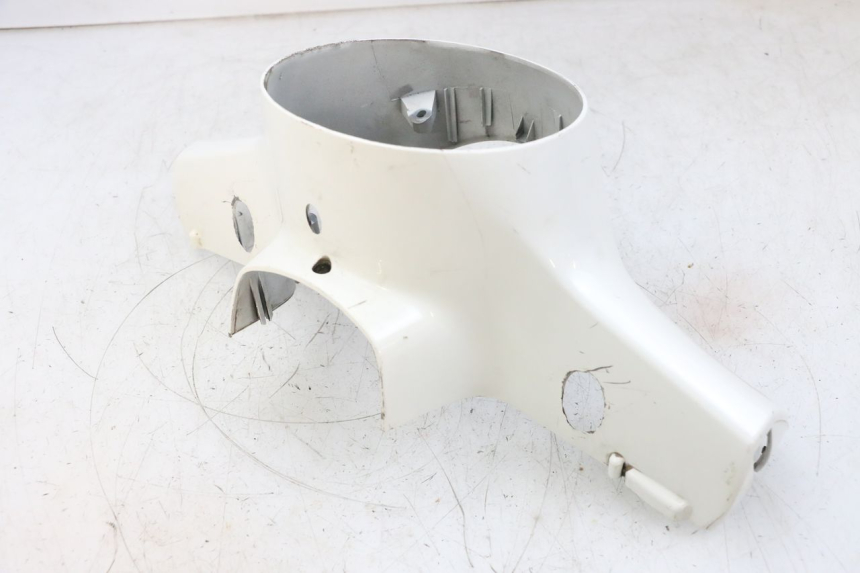 photo de LENKERVERKLEIDUNG VORNE PIAGGIO VESPA GTS SUPER IE 125 (2009 - 2016) - Fokus auf die Struktur