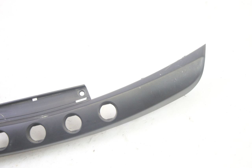 photo de LENKER VERKLEIDUNG ZÜNDSCHLOSS PIAGGIO MP3 HPE 350 (2018 - 2020) - Zoom auf Gebrauchszustand