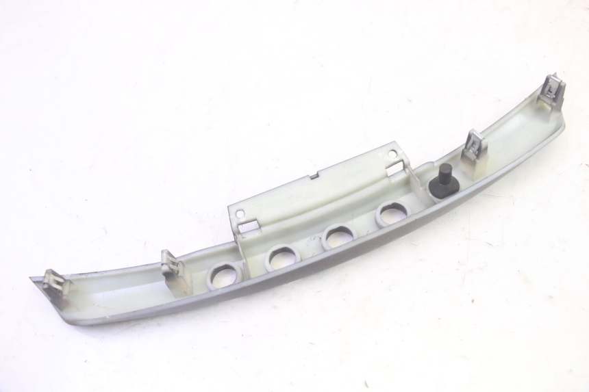 photo de LENKER VERKLEIDUNG ZÜNDSCHLOSS PIAGGIO MP3 HPE 350 (2018 - 2020) - Oberflächenzustand und Material