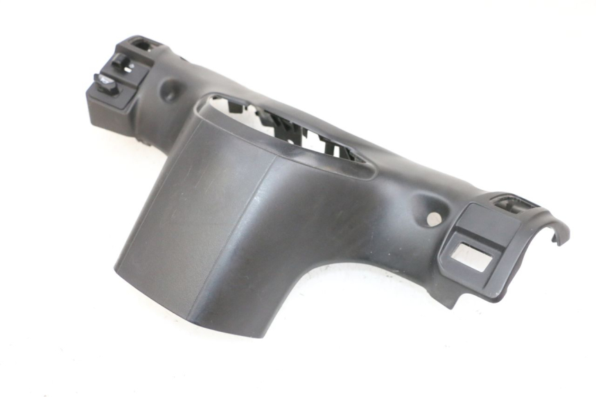 photo de LENKER VERKLEIDUNG ZÜNDSCHLOSS YAMAHA NEO'S CORE 1 (2022 - 2026) - Details der Befestigungspunkte