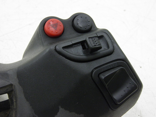 photo de LENKER VERKLEIDUNG ZÜNDSCHLOSS PIAGGIO XEVO 400 (2007)