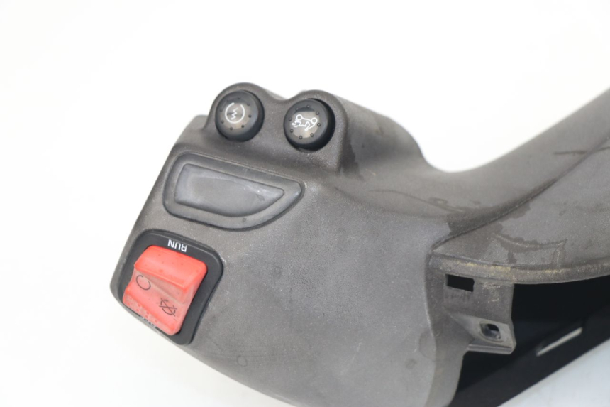 photo de LENKER VERKLEIDUNG ZÜNDSCHLOSS PIAGGIO X8 400 (2006 - 2007)