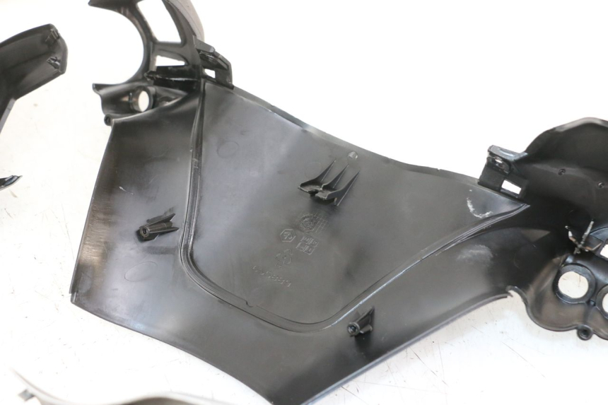 photo de LENKERABDECKUNG PIAGGIO XEVO - X EVO 125 (2007 - 2016) - Zoom auf Komponenten