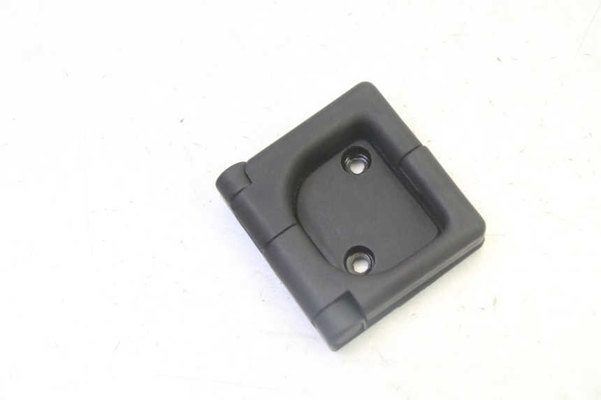 photo de GEPÃ„CKHAKEN PEUGEOT SATELIS 125 (2013 - 2018)