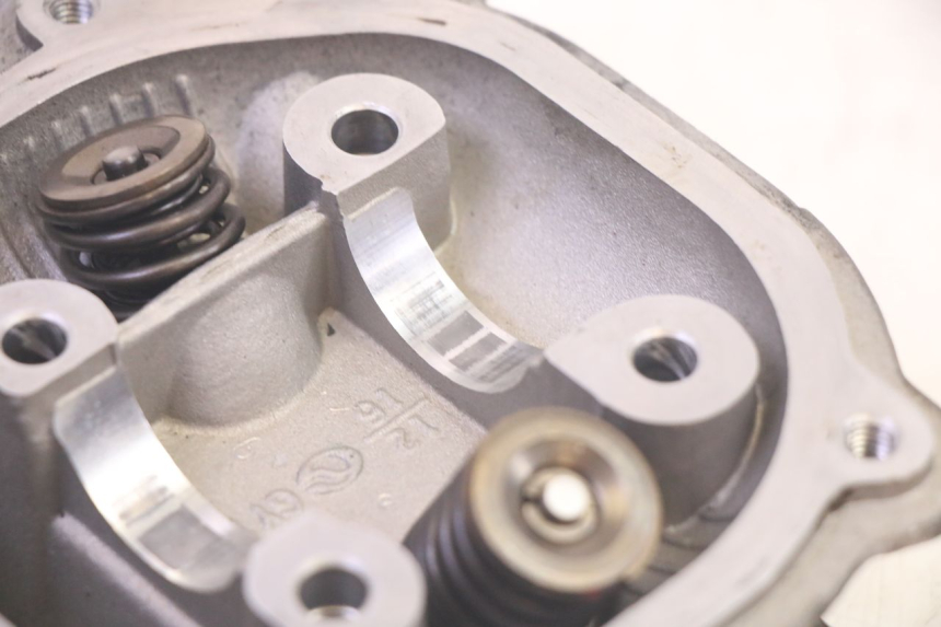 photo de ZYLINDERKOPF KYMCO AGILITY 16+ 4T 50 (2018 - 2023) - Zoom auf Komponenten