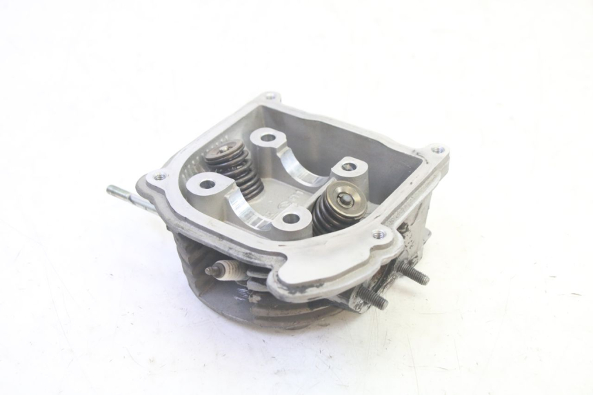 photo de ZYLINDERKOPF KYMCO AGILITY 16+ 4T 50 (2018 - 2023) - Hochauflösende Nahaufnahme