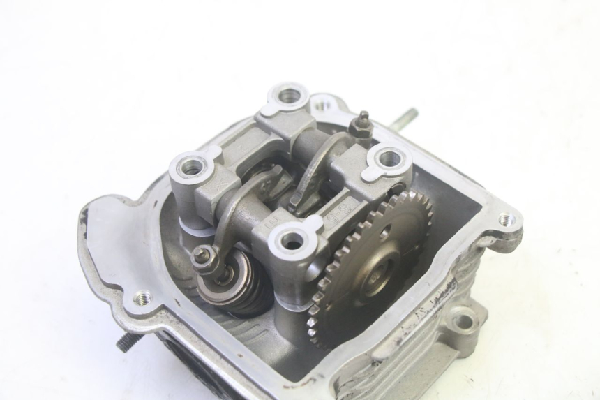 photo de ZYLINDERKOPF KYMCO AGILITY 16+ 4T 50 (2018 - 2023) - Zoom auf Gebrauchszustand