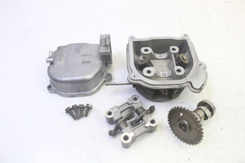 photo de ZYLINDERKOPF KYMCO AGILITY 16+ 4T 50 (2018 - 2023) - Details der Befestigungspunkte