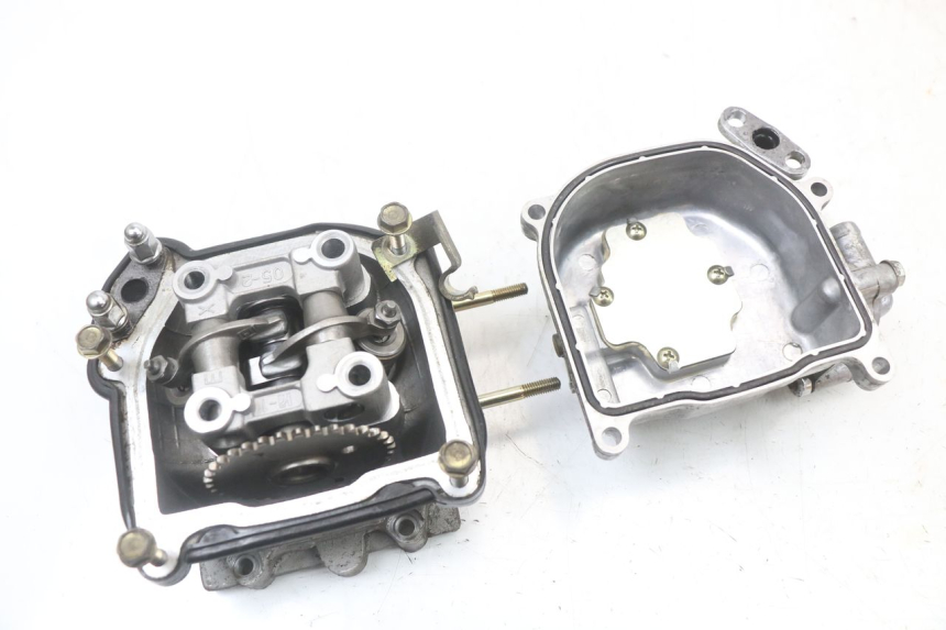 photo de ZYLINDERKOPF KYMCO AGILITY 4T 50 (2005 - 2018) - Details der Befestigungspunkte