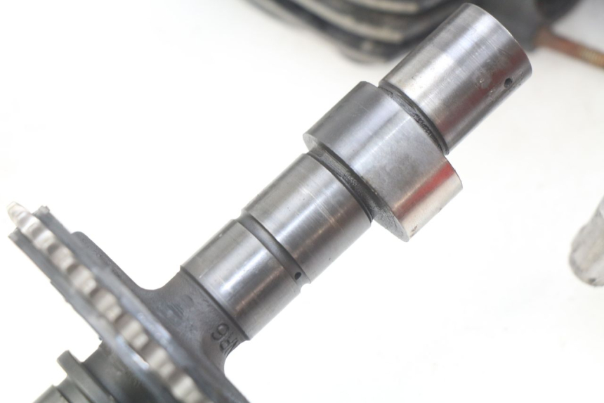 photo de ZYLINDERKOPF HINTEN HONDA VF 1000 (1984 - 1988)