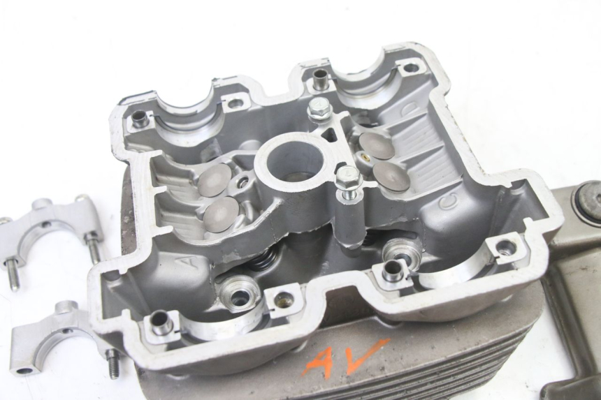 photo de ZYLINDERKOPF VORN HYOSUNG GTR 125 (2006 - 2008)
