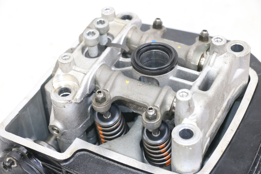 photo de ZYLINDERKOPF VORN MOTO GUZZI NORGE 8V GT 1200 (2011 - 2016)