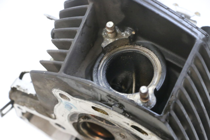 photo de ZYLINDERKOPF VORN BMW R RT ABS 1200 (2010 - 2014) - Zoom auf Komponenten