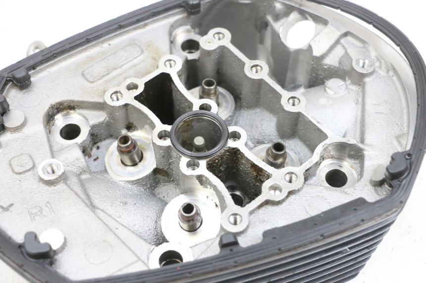 photo de ZYLINDERKOPF VORN BMW R RT ABS 1200 (2010 - 2014) - Details der Befestigungspunkte