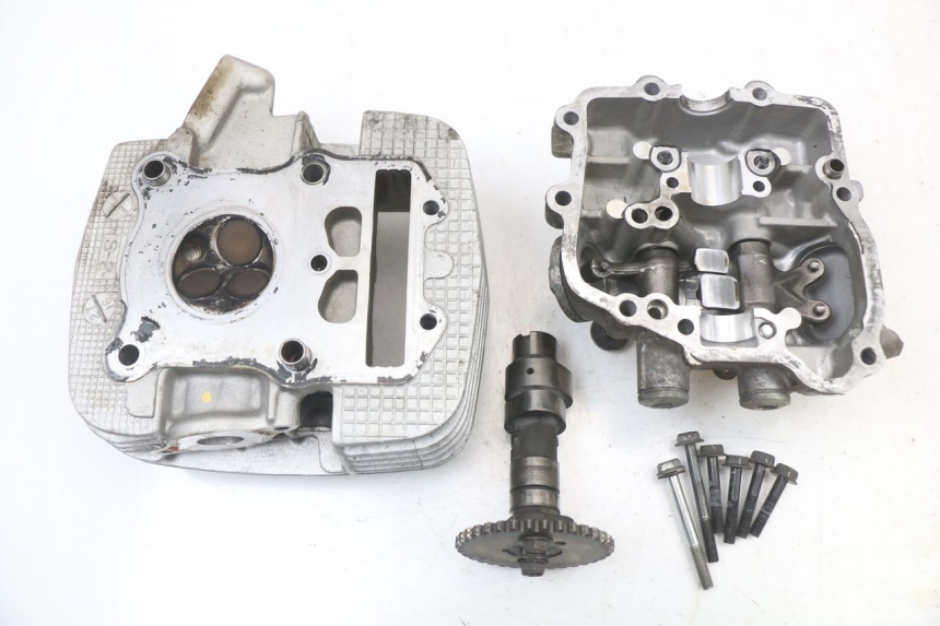photo de ZYLINDERKOPF VORN SUZUKI VL INTRUDER 125 (2004 - 2007)