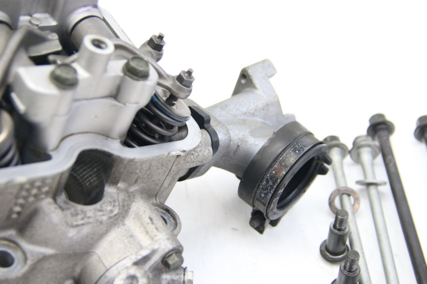 photo de ZYLINDERKOPF SUZUKI BURGMAN 125 (2007 - 2014)