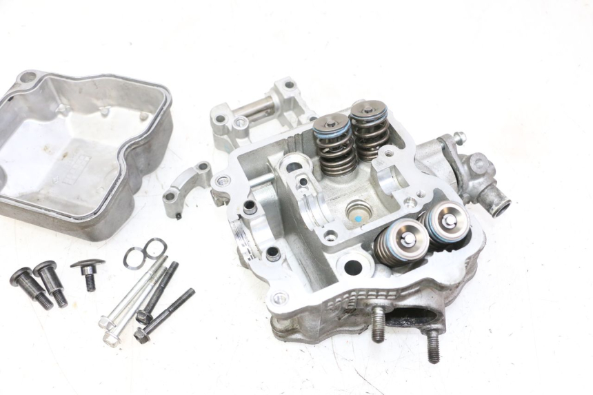 photo de ZYLINDERKOPF SUZUKI BURGMAN 125 (2007 - 2014)